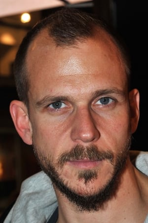 Gustaf Skarsgård profil kép