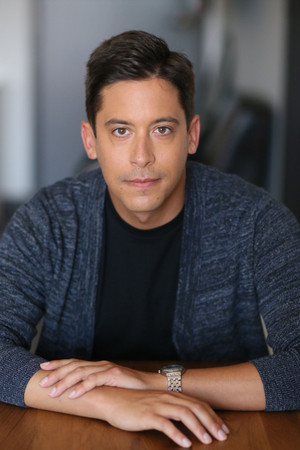 Michael J. Knowles profil kép