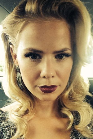 Julie Zangenberg profil kép