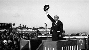 12 Mart: "Sağ-Sol" háttérkép