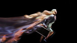 National Theatre Live: Ķīn háttérkép