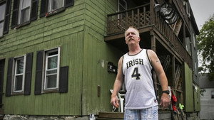 High on Crack Street: Lost Lives in Lowell háttérkép