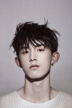 Guo Junchen profil kép