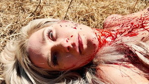 Feral Female háttérkép