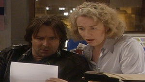 Drop the Dead Donkey Season 5 Ep.11 11. epizód