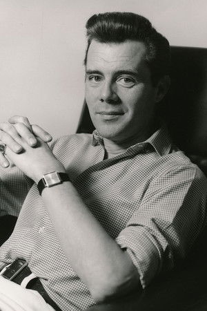 Dirk Bogarde profil kép