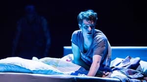 National Theatre Live: Angels In America — Part One: Millennium Approaches háttérkép