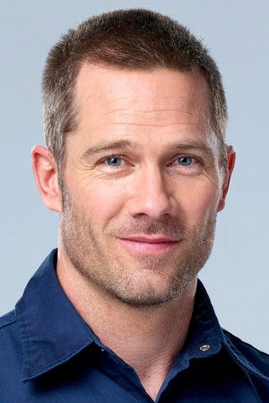 Luke Macfarlane profil kép