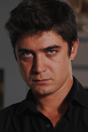 Riccardo Scamarcio profil kép