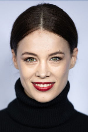 Paula Beer profil kép