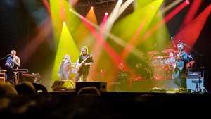 Steve Hackett – Foxtrot at Fifty + Hackett Highlights: Live in Brighton háttérkép