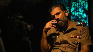 யுத்த காண்டம் háttérkép