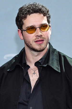 Oliver Stark profil kép
