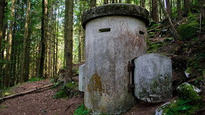 Die geheimen Bunker der DDR und der Schweiz háttérkép