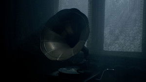 The Girl in the Gramophone háttérkép