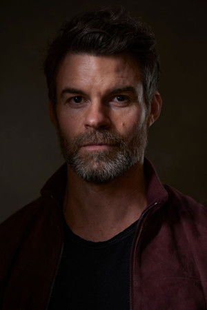 Daniel Gillies profil kép