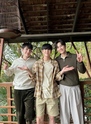 ทำนายทายทัพ poszter