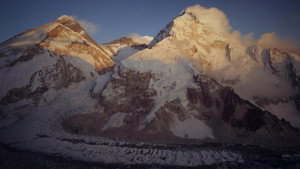 Everest – najťažšia cesta háttérkép