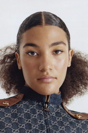 Olivia Dean profil kép