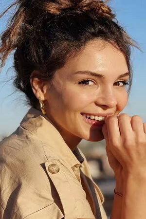 Ebru Şahin profil kép