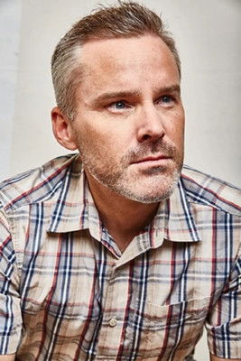 Roger Craig Smith profil kép