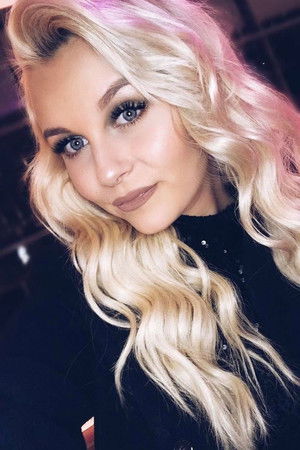 Dagi Bee profil kép