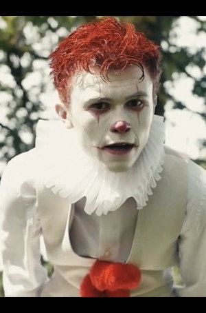 Pennywise Returns poszter