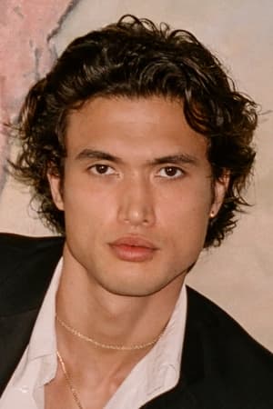 Charles Melton profil kép