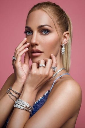 Meryem Uzerli profil kép