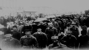 Кино-Правда № 13: Октябрьская правда. Вчера, сегодня, завтра. Кинопоэма, посвященная Октябрьским торжествам háttérkép