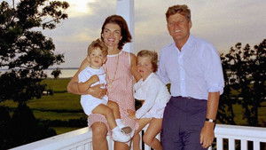 Vier Brüder, fünf Schwestern – Die Kennedys háttérkép
