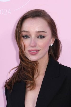 Phoebe Dynevor profil kép