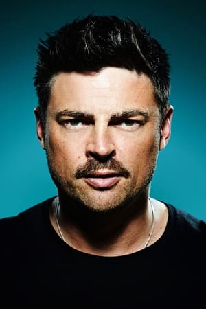 Karl Urban profil kép