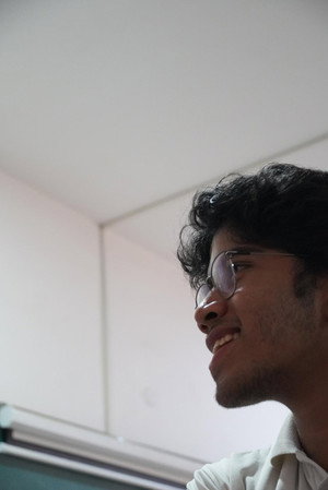 Yelamanchili Jyothira Rushi profil kép