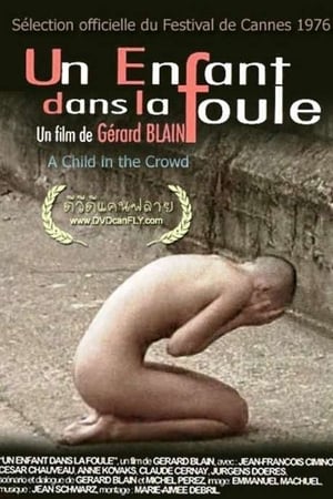 Un enfant dans la foule poszter