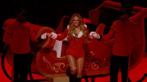 Mariah Carey's Here For It All Holiday Special háttérkép