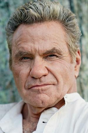 Martin Kove profil kép