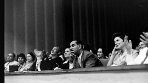 Divas: d’Oum Kalthoum à Dalida háttérkép