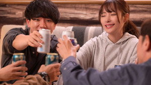 これはレ×プじゃない… あくまで合意の元のSEX…だよなww 宅飲みで同級生達に廻された女子大生。 「女1人で参加したのが間違いでした…」 桃乃木かな 生写真3枚付き háttérkép