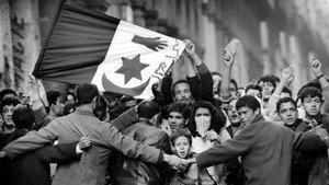 Les Massacres de Sétif, un certain 8 mai 1945 háttérkép