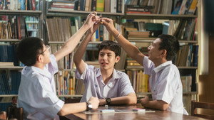 กล่องผีสุ่มวิญญาณ háttérkép
