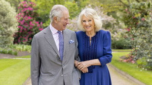 Camilla - Geliebte. Gemahlin. Königin háttérkép