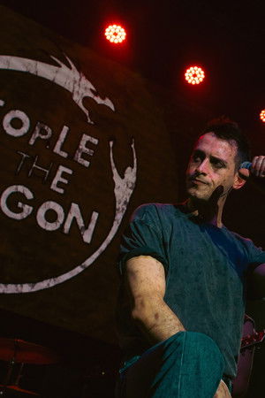 Los People In The Dragon poszter