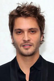 Luke Grimes profil kép