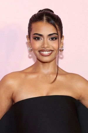 Megan Suri profil kép