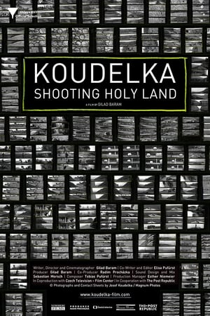 Koudelka fotografuje Svatou zemi poszter