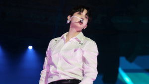 백현: 론스달라이트 닷 인 시네마 háttérkép