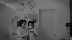 四月的變奏 háttérkép