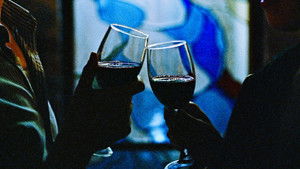 A Long Time Between Drinks háttérkép