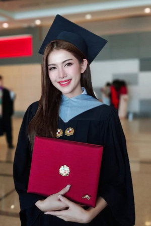 เบลล์ พลอยนภัส แพรวพรรณนภาช์ profil kép